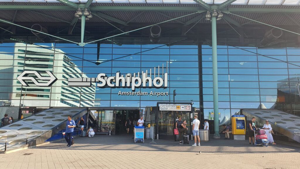 Amsterdam Schiphol Airport By.JulianKontributor Vibizmedia