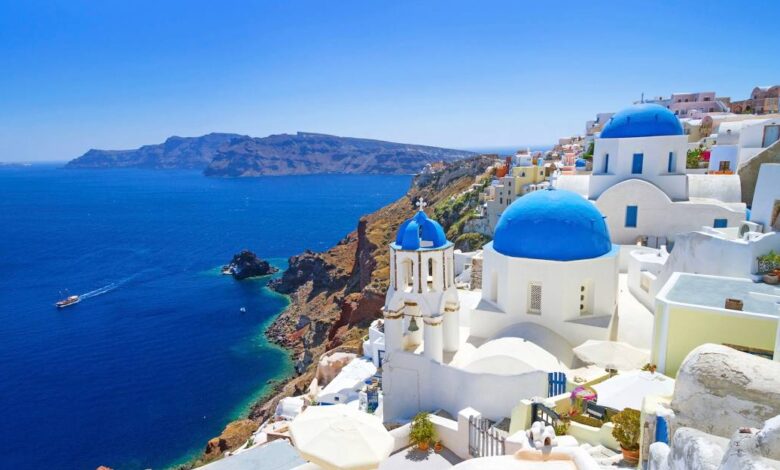 Yunani- Santorini by. licensed-image