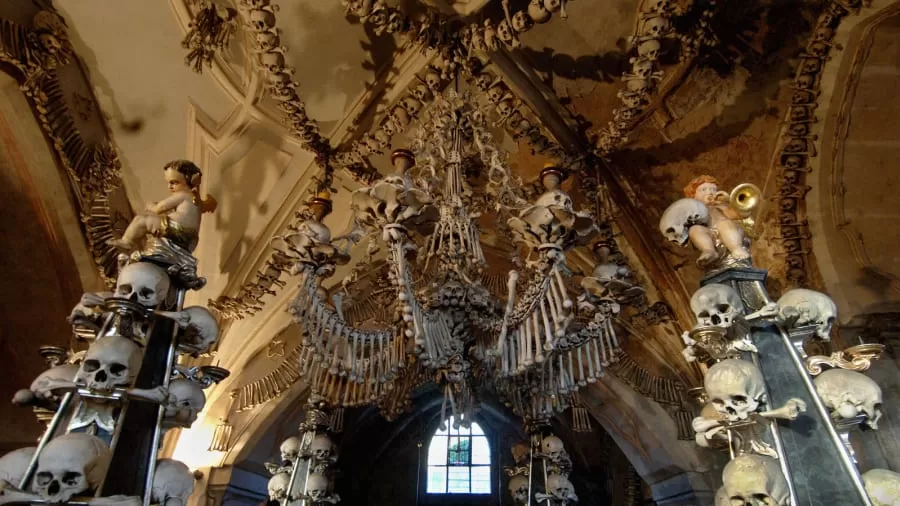 Gereja Sedlec Ossuary yang terletak di kota Ceko Kutná Hora