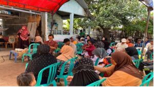 Prof Dr. Ir. Sutina Made, MS membawakan materi tentang Pemasaran Digital