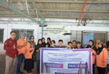 Berita_3_Dokumentasi_Bersama_Tim_Pengabdian_FMIPA_UNM_dan_Anak_Anak